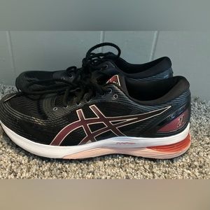 Women’s Asics Gel Nimbus Size 9.5